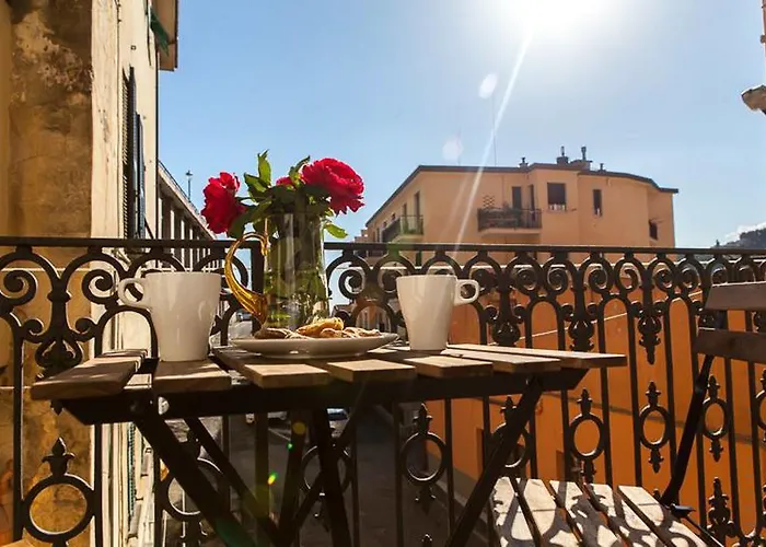 Casa Carducci - Spacious Historical Home Close To The Beach